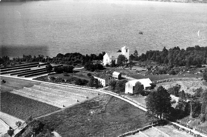 mo033.jpg - Kjlsdalen kirke ca. 1950 - Nojebruket i forgrunnen.