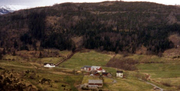Aardal1.jpg - Parti fra rdal - View of Aardal farm of former Davik Parish which now belongs to Eid Parish, Nordfjord.