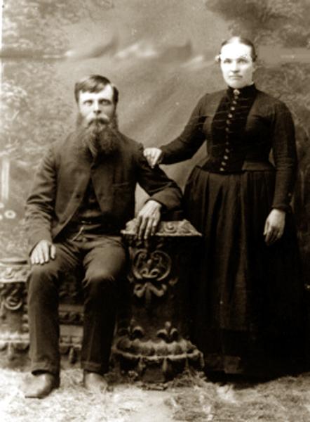 477.jpg - Bryllupsbilde/Wedding picture: Gabriel Fjellestad and Agnette, nee  Stve.Miner County, Howard, SD, USA, 23. mai 1888